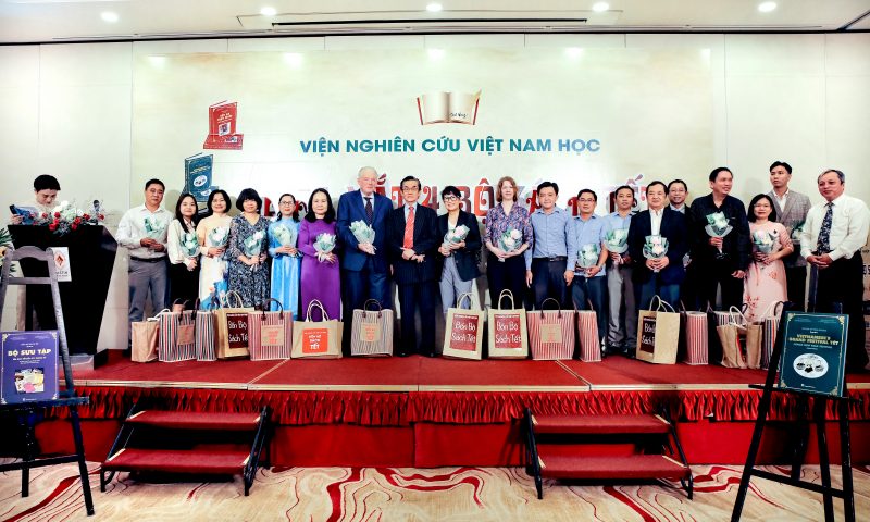 Viện Nghiên cứu Việt Nam học ra mắt BỐN BỘ SÁCH TẾT phác họa TẾT của NGƯỜI VIỆT